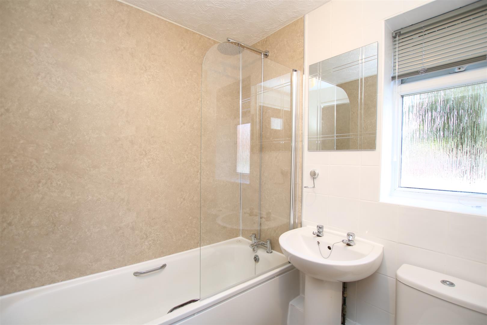 Tanyard Close, Horsham